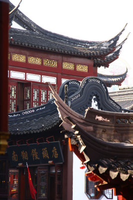 Old Town Shanghai Packed with National Week Visitors