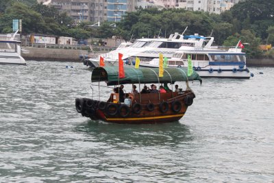 Aberdeen - A village of boat people that spend their whole lives in that style