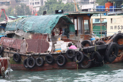 Aberdeen - A village of boat people that spend their whole lives in that style