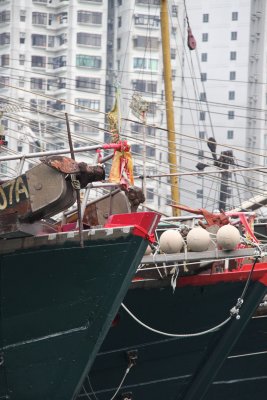 Aberdeen - A village of boat people that spend their whole lives in that style