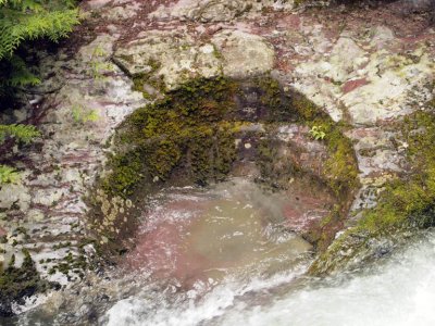 Water does amazing things to rock!
