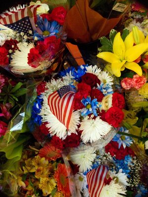 Nov. 14: Grocerystore bouquets...take flower photos whenever near them...even in grocerystores!