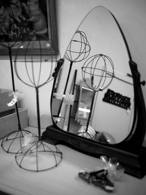 .....a mirror w/ 'sculpture'....
