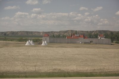 We pass Fort Union where it appears that the Indians were neighbors. What makes me think this wasn't true?