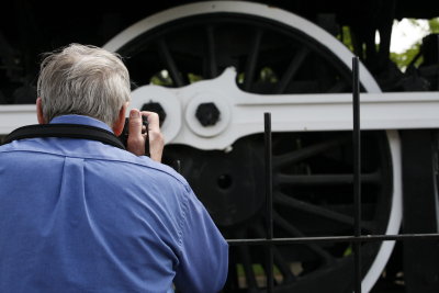 Ron has his camera going!