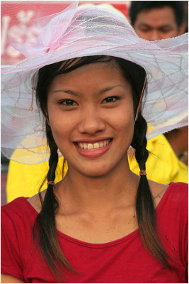 Young woman-Bun Phawet festival