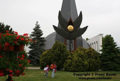 Church in Szazhalombatta - Organic Architecture