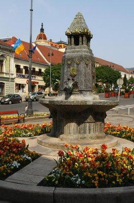 Zsolnay fountain
