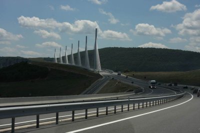 Millau Viaduct2.jpg
