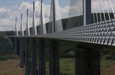 Millau Viaduct7.jpg