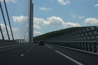 Millau Viaduct8.jpg