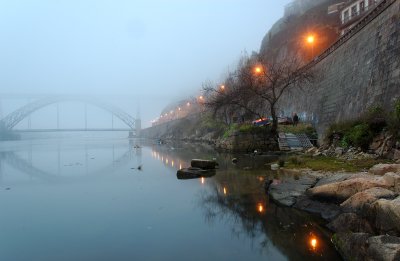 Ponte Luiz I no nevoeiro
