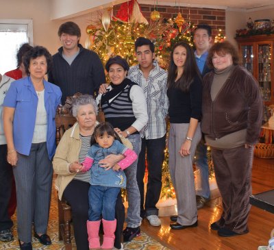 Christmas-at-Marias-4102.jpg