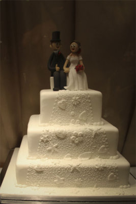 hetero wedding cake