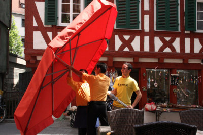 medium red umbrella battle