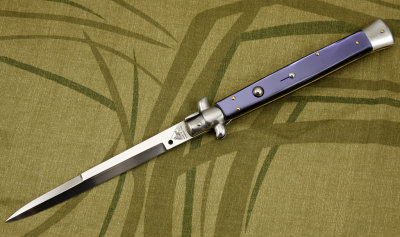 13 AKC Stiletto