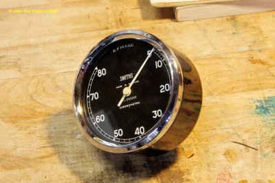 9896 Rev counter with powder coated shell