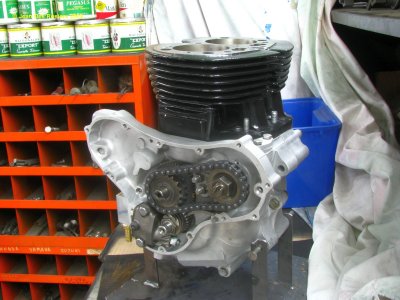 1077 Engine rebuild, new pistons, new cam chain.  850 bottom end, old style timing cover.