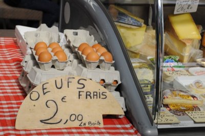 Fresh eggs, 2 euros