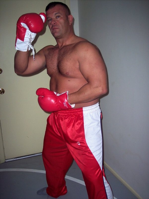 boxer wrestler seeking workout friends