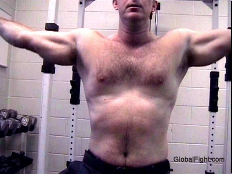 Bearcub Self Pics Muscular Jocks Gym Photos Posing Flexing Dudes Gallery