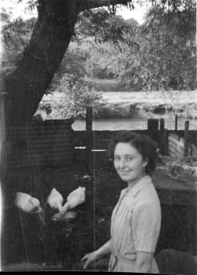 Mum with ducks at Northwich