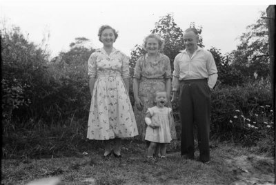 Northwich family group 05_negMscan (Medium).jpg