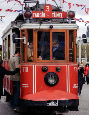 Istikll Caddesi Istanbul Tram