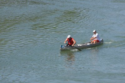 Canoe racers
