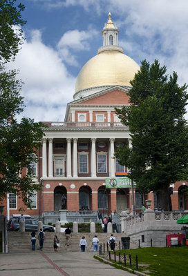  Massachusetts State House viewed from Boston Commons