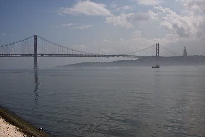 25th April bridge 6
