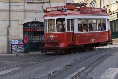 red tram