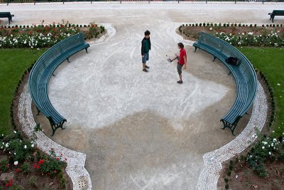 children play