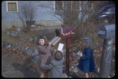 Thanksgiving 1952, Mailing Christmas packages