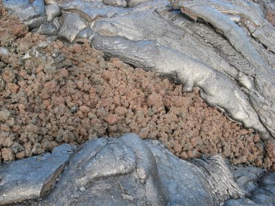 Pahoehoe and a'a are essentialy identical chemically