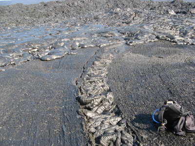 Smooth flow with turbulent center surface