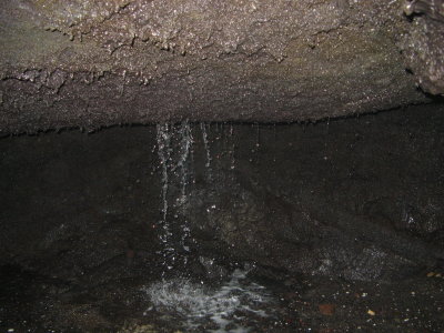 \\\\\Waves pouring into that same special cave.JPG