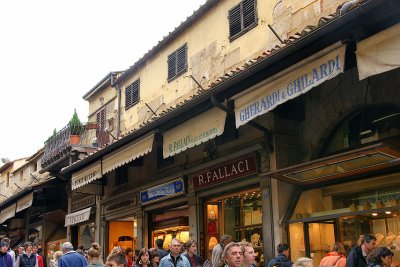 shops on the Ponte Vecchio