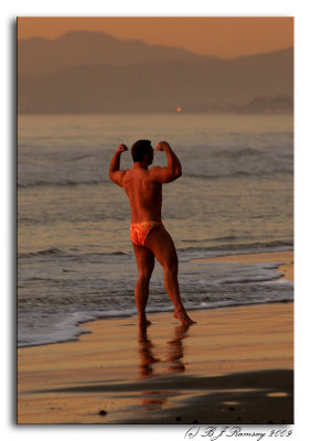 Candid: Posing on the Beach ;o)