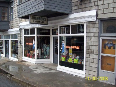 Dave's Hardware on Oakford