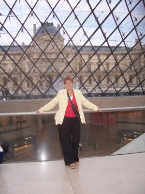 Sandy in the entrance of the Musee Du Louvre Paris