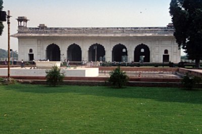 IN-03-10-b.jpg