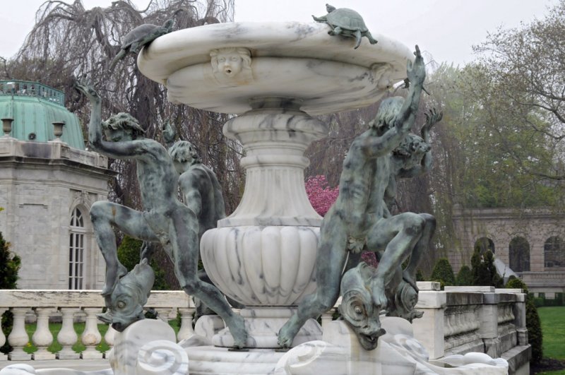 Fountain, the Elms