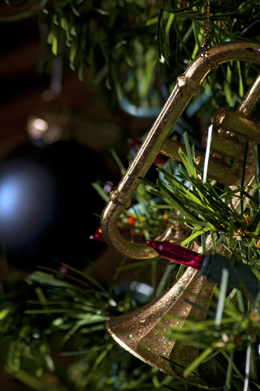 Christmas trumpet