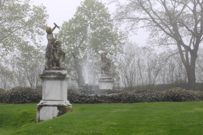 fountain at Rosecliff