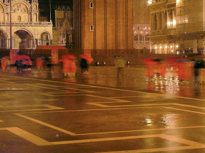 P1210611-pioggia sulla piazza San Marco.jpg