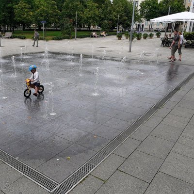 Dresden-70752-jeune cycliste.jpg