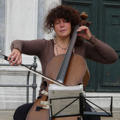 venezia-1220501-violoncelliste.jpg