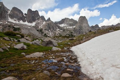 Climbers trail to Cirque