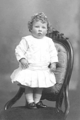 (Eleanor) Jean Halsall, one year one month - 1915